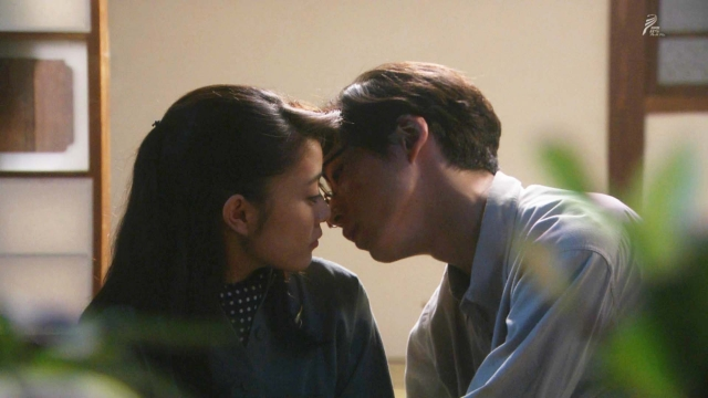 高畑充希と坂口健太郎のキスシーン