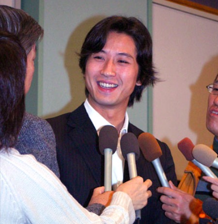 谷原章介