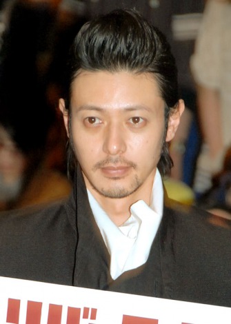 オダギリジョー 幼なじみ 芸能人