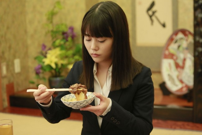 高畑充希の箸の持ち方は変わっている?